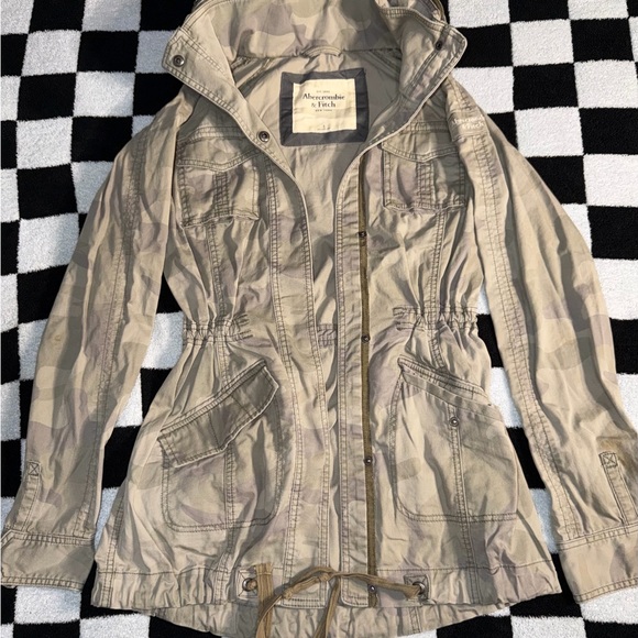 Abercrombie & Fitch Other - Abercrombie & Fitch Women's Small Beige Camouflage Hooded Military Jacket S